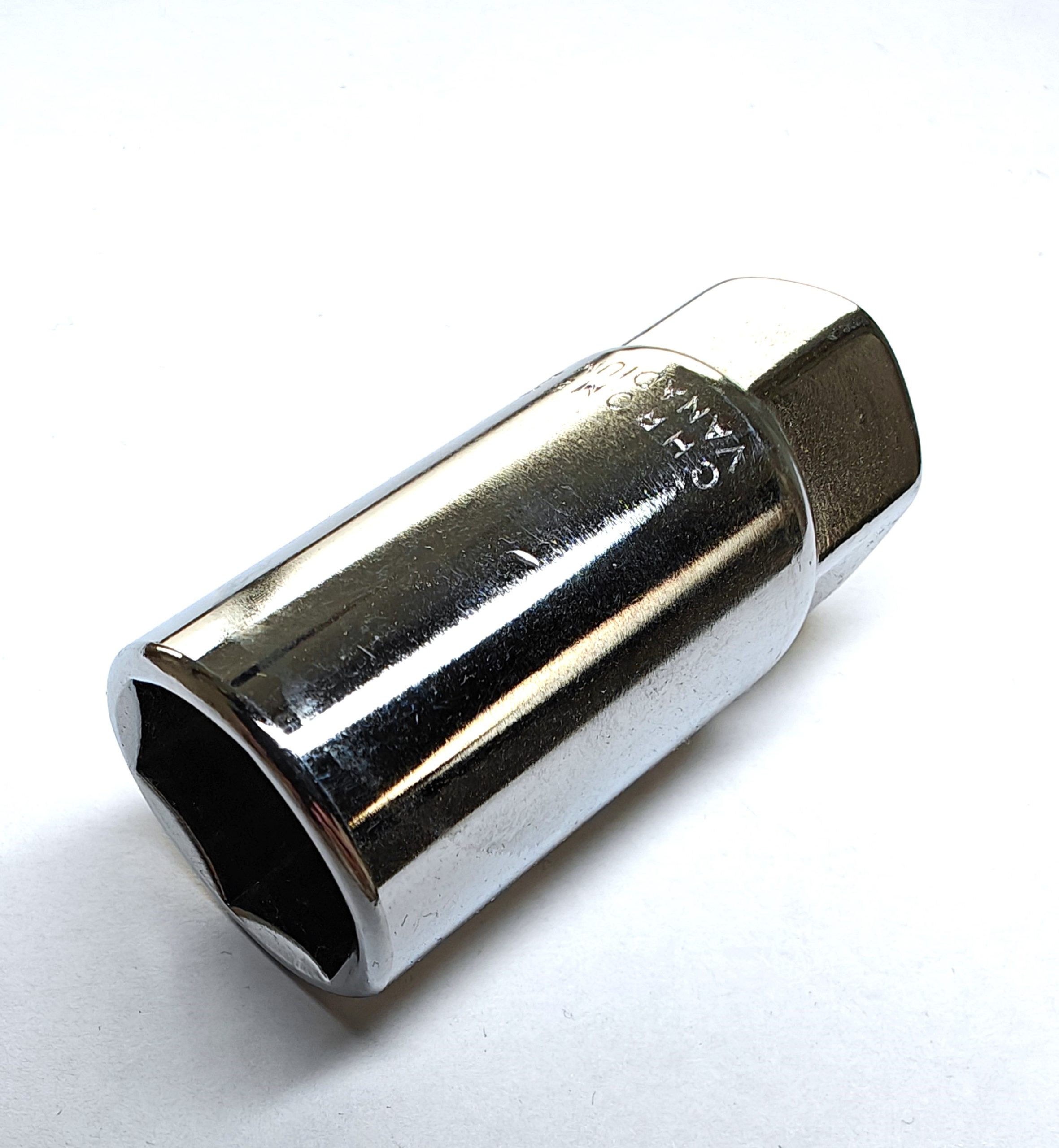 HYLSY 1/2" X 21MM PITKÄ