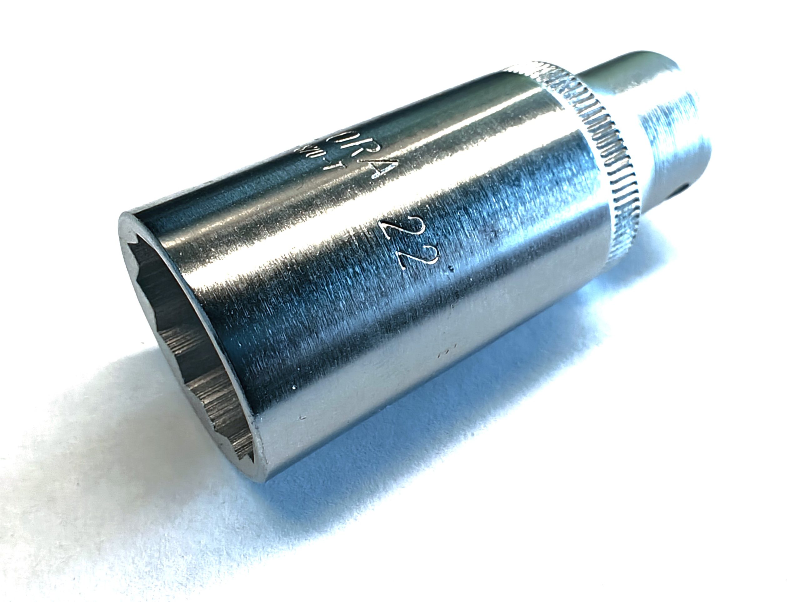 HYLSY 3/8" X 22 MM PITKÄ
