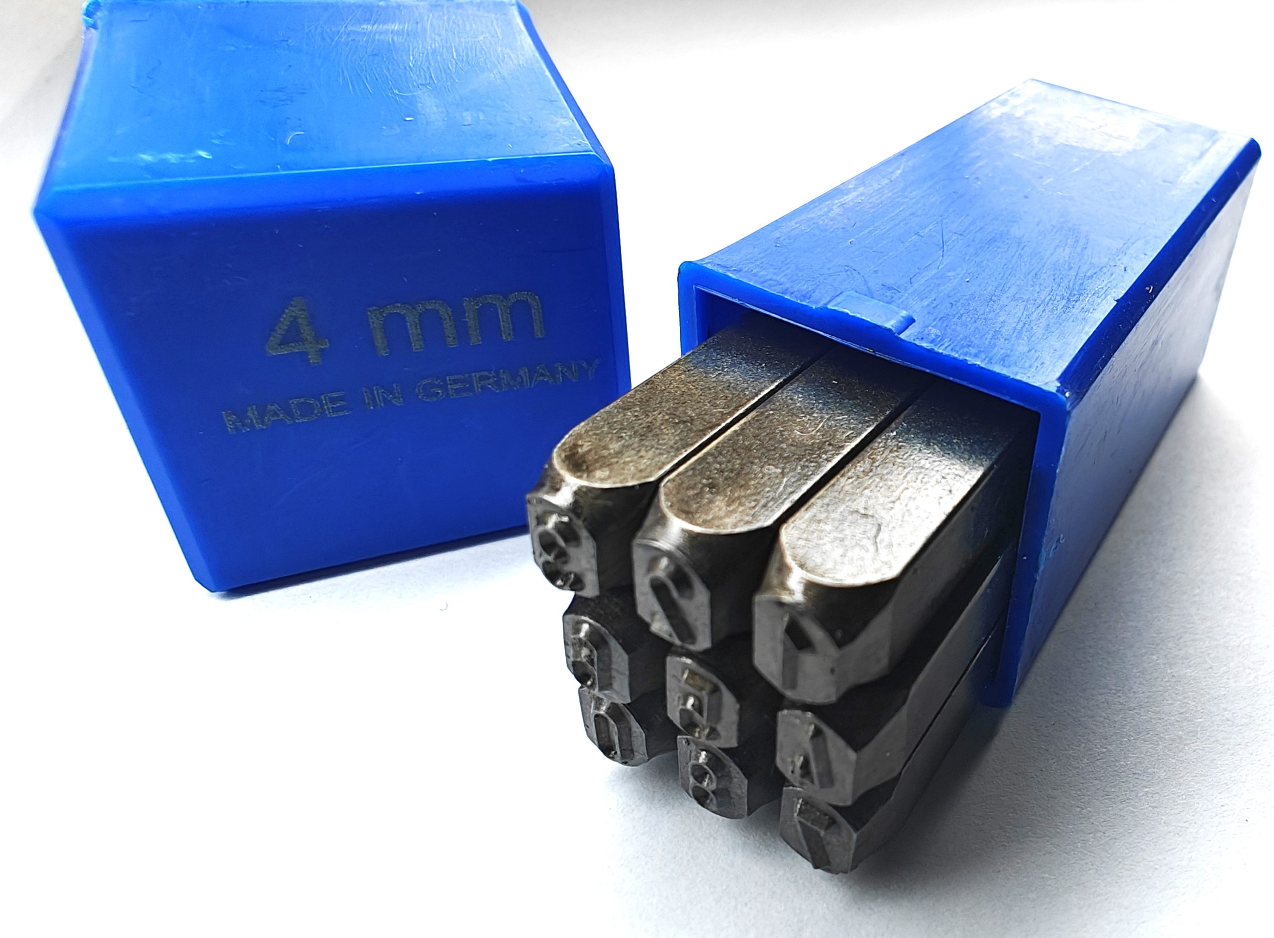 NUMEROMEISTISARJA 4 MM
