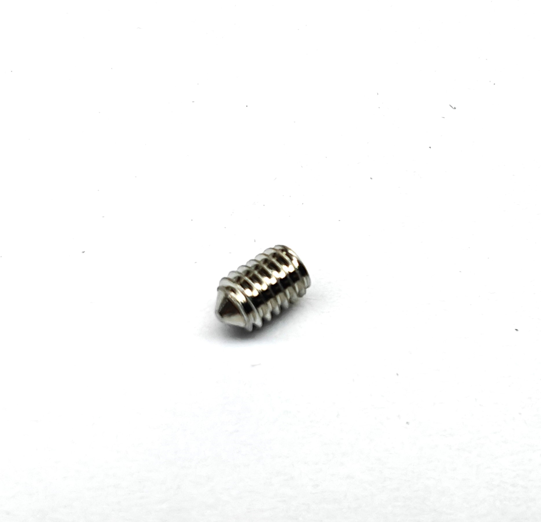 PIDÄTINRUUVI 4 X 6 MM 100KPL TERÄVÄP. 914